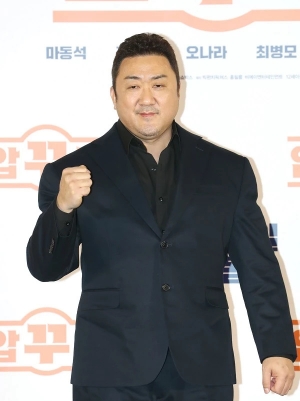 마동석이 지난해 11월 서울 광진구 건대 롯데시네마에서 열린 영화 ‘압꾸정’ 언론 시사회에 참석했다.  뉴스1