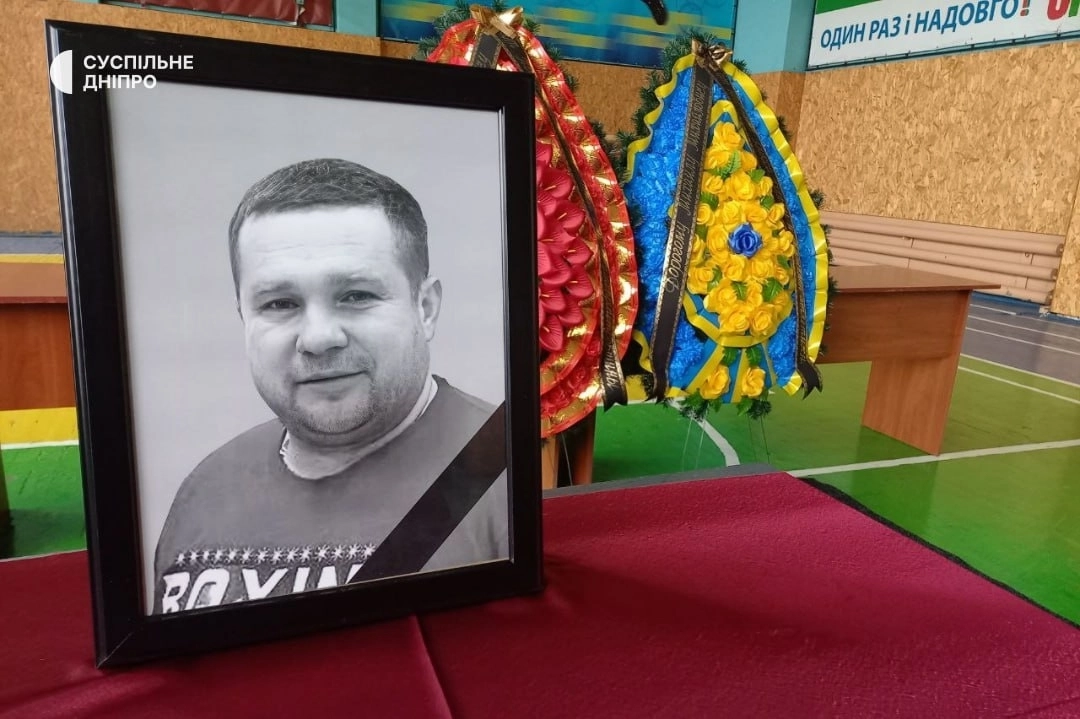 14일 우크라이나 드니프로 아파트 미사일 공습으로 사망한 우크라이나 유명 복싱 코치 미하일로 코레노우스키 장례식이 17일 거행됐다. 2023.1.17 수스필네