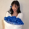 블핑 제니 생일에 매년 ‘파랑 장미’ 보내는 이의 정체
