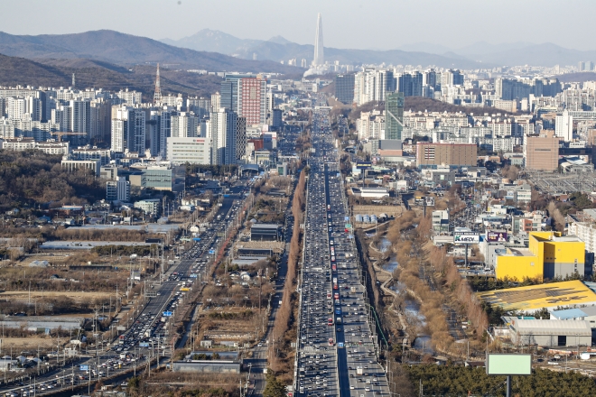 귀성정체 시작된 고속도로