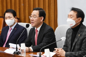 한파 속 뜨거운 ‘난방비 논쟁’…與 “탈원전 탓” 野  “尹정부 무능”