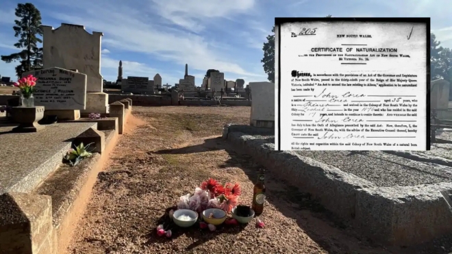 밀두라 니콜스 포인트 묘지에 있는 존 코리아의 묘지와 그의 귀화 증명서. 송지영 교수 제공