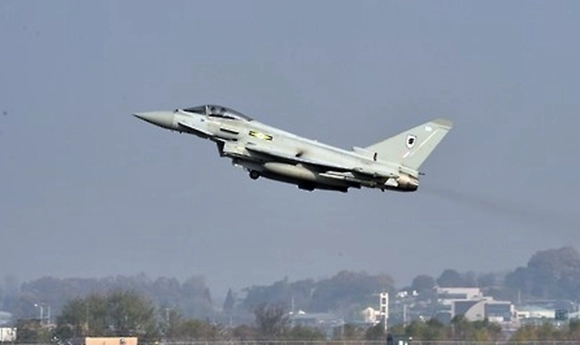 이륙하는 타이푼