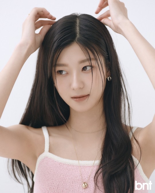 채널A 연애 예능 ‘하트시그널3’ 출연자 이가흔이 화보를 통해 색다른 매력을 뽐냈다. bnt 제공