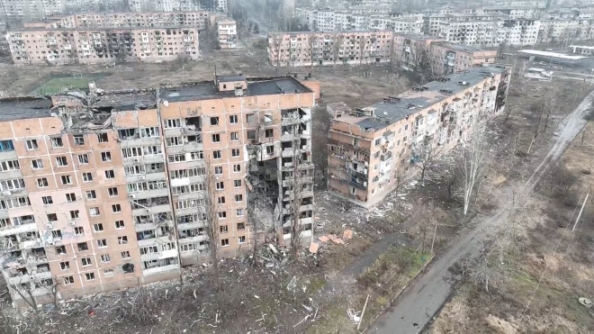 러시아 침공에 부서진 부흘레다르 건물 항공사진 우크라이나 동부 돈바스 지역의 도네츠크주 부흘레다르에 부서진 건물들 부흘레다르 로이터 연합뉴스