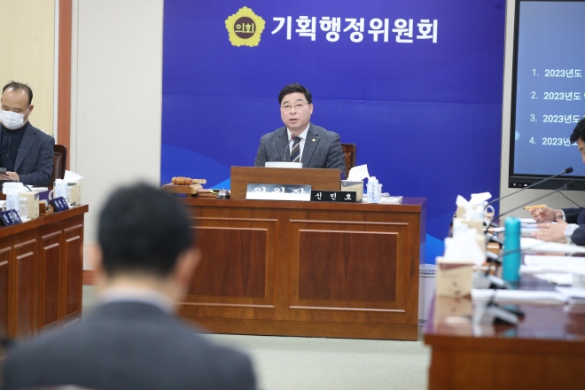 신민호 (더불어민주당, 순천6) 전남도의회 기획행정위원장