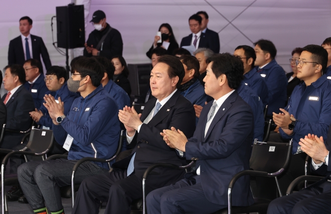 현대중공업 군산조선소 찾은 윤석열 대통령