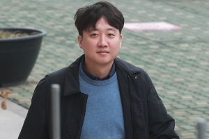 트러블 메이커vs킹 메이커?…존재감 높이는 이준석