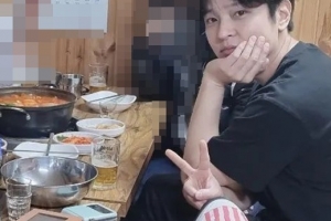 못 알아볼 듯…UN 김정훈, 식당서 포착