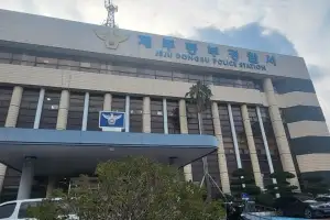 제주서 불법체류 중국인 2명이 행인 흉기협박…구속