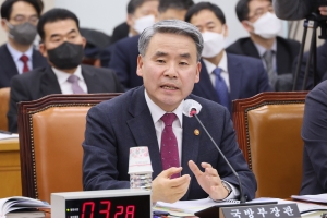 국방부 장관 “군 베트남 민간 학살 판결 동의 안 해”…‘천공 방문설’은 부인
