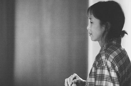 ‘일타 스캔들’ 주역 정경호가 상대역 전도연의 촬영장 비하인드 컷을 공개했다. SNS 캡처