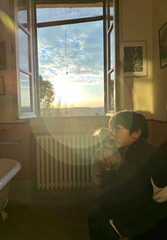 송중기 SNS 캡처