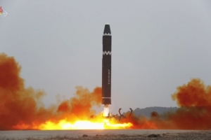 [사설] 北 또 ICBM 도발, 정녕 체제위기 자초할 셈인가