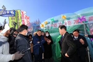 이재명, 민생·광폭 행보로 정부·여당에 공세…여야는 3월 임시국회 놓고 기싸움