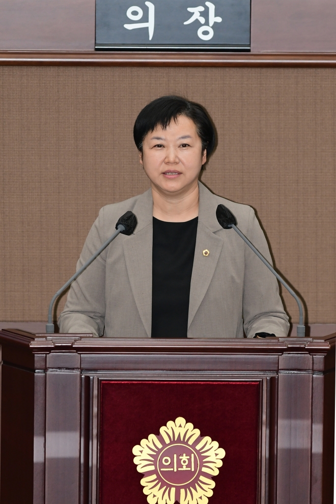 제316회 서울시의회 임시회에서 5분 자유발언을 하는 이민옥 의원