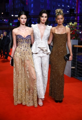 (L-R) Angelina Frerk, Aleandra Frerk and Millane Friesen arrive to attend the Closing and Awards Ceremony of the 73rd Berlin International Film Festival ‘Berlinale’ in Berlin, Germany, 25 February 2023. The in-person event ran from 16 to 26 February 2023.  EPA 연합뉴스