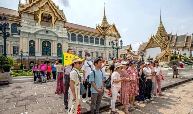 태국 방콕을 찾은 중국 단체 관광객들. 연합뉴스