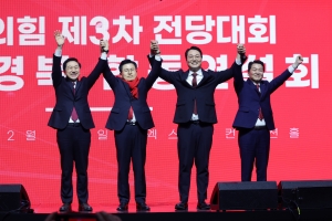 김나연대 과시 김기현 “尹과 총선 압승”...안철수“관리형 당대표 野 맞설수 없어”