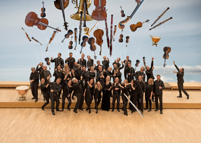 모차르트 작품 연주로 세계적인 명성을 얻은 모차르테움 오케스트라가 오는 9일부터 아담 피셔의 지휘로 모차르트 음악의 진수를 선보인다. I.A.M 제공