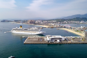 크루즈 뱃길 3년 만에 ‘활짝’…속초·제주·부산·인천항 들썩