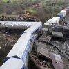 그리스 열차 2대 충돌… 최소 36명 숨져