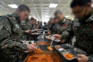 ‘악취·고름’ 저가 불량 돼지고기…10년간 논산훈련소 공급한 지역축협 조합장 구속 기소