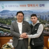 전쟁 피해 아버지 나라 온 복싱 유망주 귀화 추진