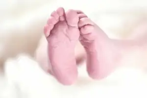 “4개월 아기 욕조 방치돼 의식불명”…여수서 30대母 체포 “TV 봤다”