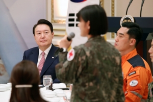 尹, 튀르키예 구호대 격려 오찬... “1000만 달러 재원 복구·재건 지원”