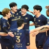 OK 잡은 우리카드…‘봄배구’ 자력 확정