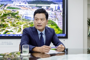 주민들과 ‘강서 소통열차’ 타는 구청장
