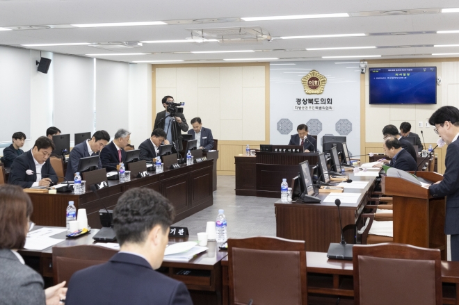 경북도의회 지방분권추진특별위원회가 올해 첫 특위활동을 개시했다. 경북도의회 제공