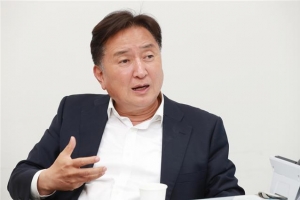 “친일파 되련다” 김영환 지사, ‘식민사관’ 강의 하냐…충남공무원 반발