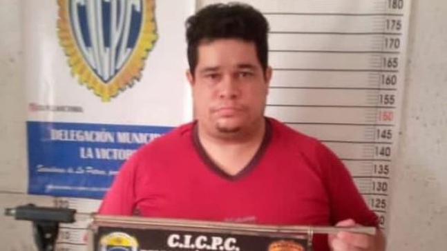 의사인 척 행세한 호세 다니엘 로페즈. 뉴스1