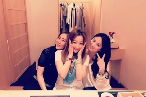 김희선·송혜교·송윤아, 미녀들의 만남 ‘여전한 우정’