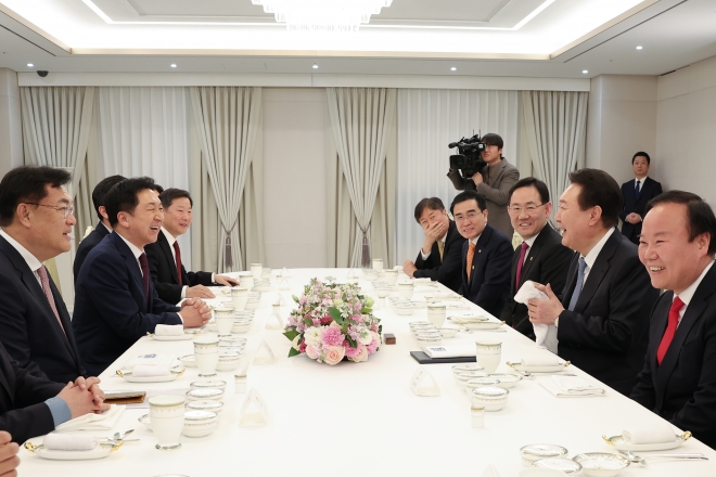 국민의힘 신임 지도부와 만찬 갖는 윤석열 대통령