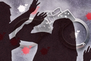 와인병으로 여친 얼굴 폭행 ‘전치4주’…40대 구속기소