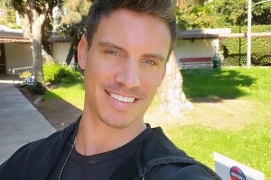 “35세 모델 발코니에서 셀카 찍다 사망”