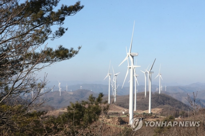 경북 영양군 석보면 삼의리 일대 풍력발전단지 전경.