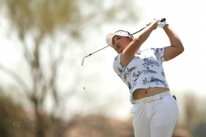 유해란 LPGA 데뷔전부터 사고 치나… 선두와 1타차 2위