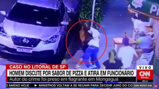 브라질의 한 피자가게에서 주문과 다른 피자가 나왔다며 분노한 손님이 점원에게 총격을 가했다. CNN 캡처