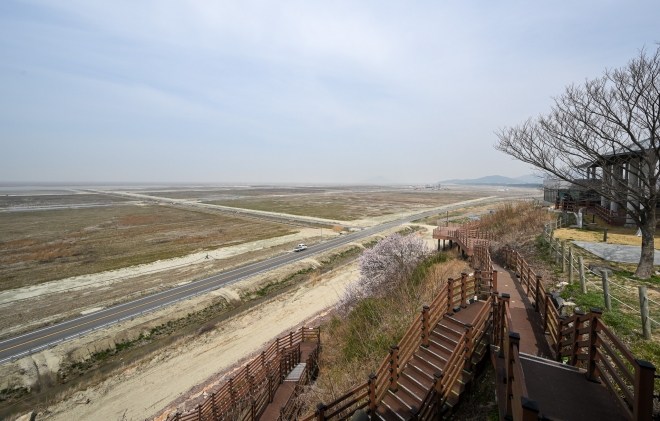 지난달 30일 새만금 지역에서 바라본 잼버리 행사 부지. 4년마다 열리는 세계적인 청소년 야영대회인 ‘제25회 세계스카우트잼버리’가 오는 8월 1일부터 12일까지 새만금 지역에서 진행된다. 농림축산식품부 공동취재단