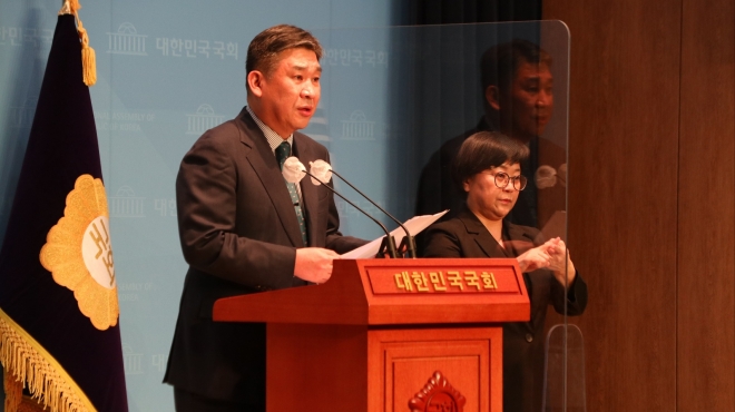 최승재 국민의힘 의원이 3일 국회 소통관에서 소유분산기업의 모럴해저드(도덕적해이) 방지를 위한 기자회견을 개최했다. 최승재 의원실 제공