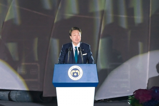 2023순천만국제정원박람회에 참석한 윤석열 대통령이 축사를 하고 있다.