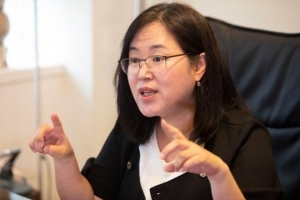학폭 피해자 유족 “변협, ‘재판 노쇼’ 권경애 영구 제명하라”