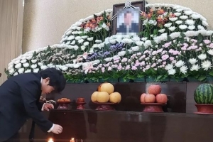모친상 8개월 만에 부친상 겹친 배우 “벚꽃 피면..”