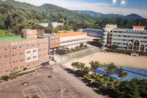 3년 만에 학생 225명→409명 ‘쑥’…폐교 위기 파주여고에 무슨 일이?