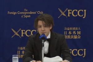 일본 아이돌 출신 오카모토 “기타가와 사장이 다리 마사지하다…”