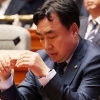 [사설] 野 당대표 선거에 돈 뿌려졌다면 공당 자격 없다